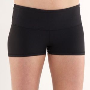 lululemon boogie short - sz 6 - black/Persian purple
